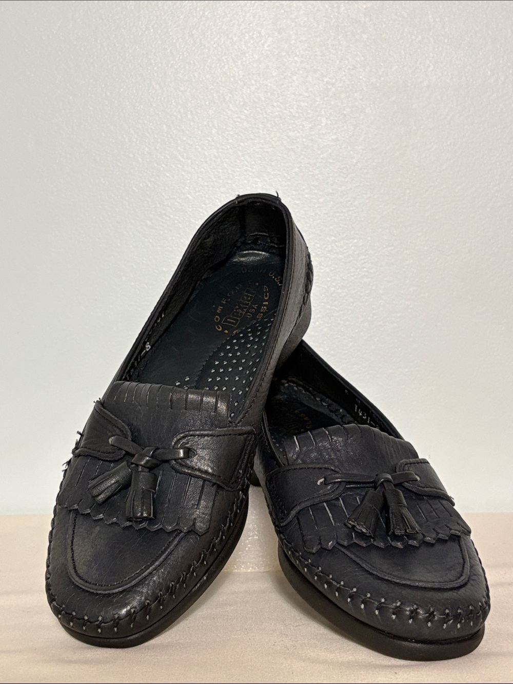 Vintage Dexter Comfort Classics Black Leather Loafers with Tassel Kiltie. Size-5